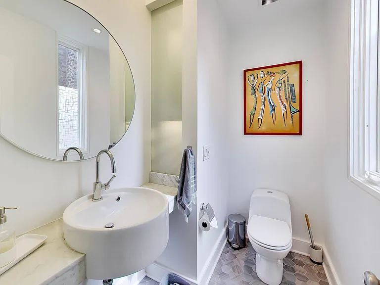 2010 W Bradley Pl — Photo 22