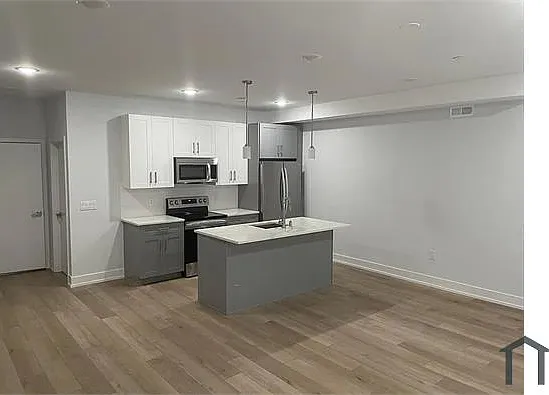 2156 N Darien St #1 — Photo 3