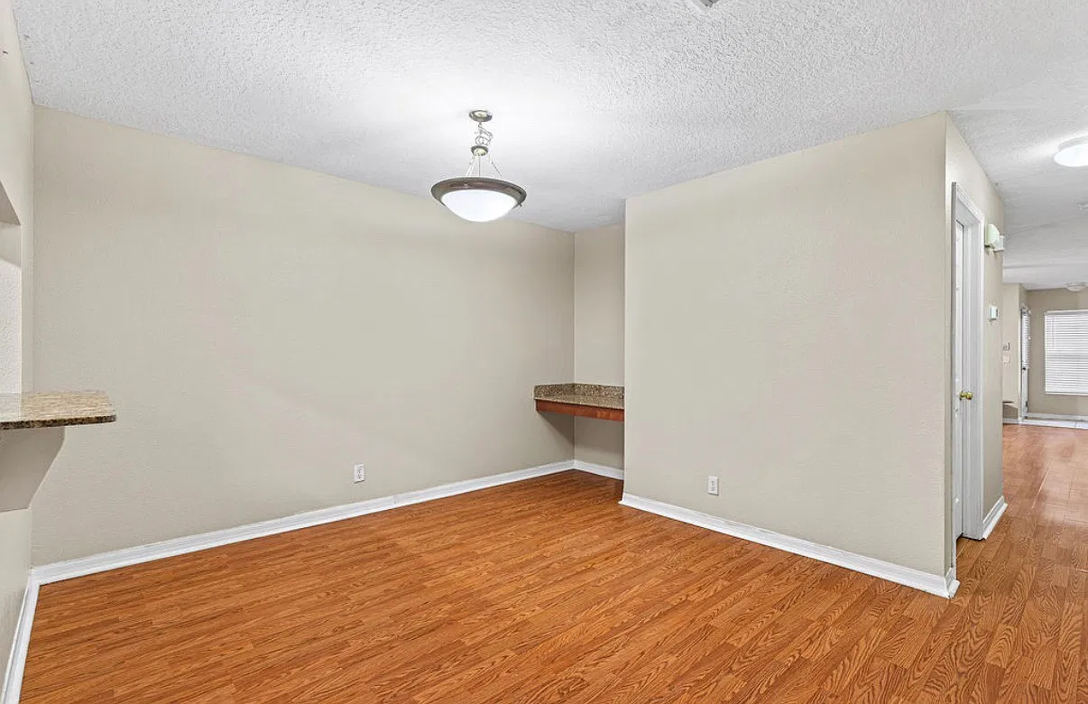 3 bed, 1560 sqft, $1,800 — Photo 4
