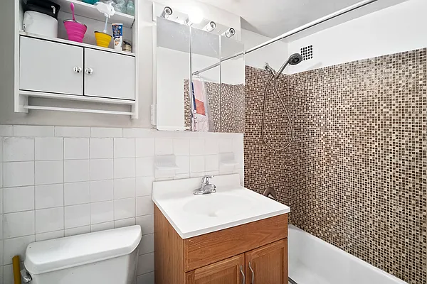 Rented by Alta Real Estate | media 4