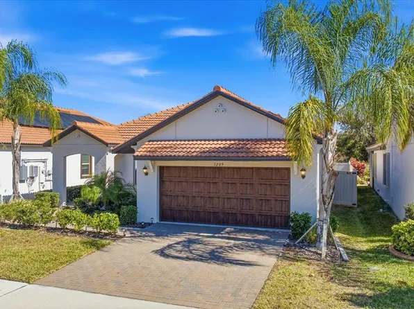 5209 Windy Grove Dr, Wimauma, FL 33598