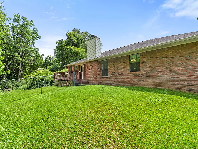 111 Winchester Dr — Photo 20