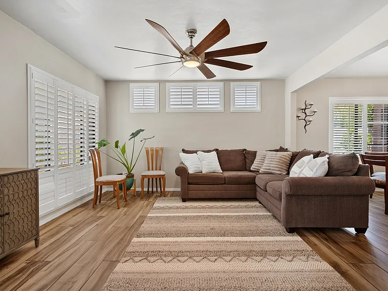 2626 E Hedrick Dr — Photo 29