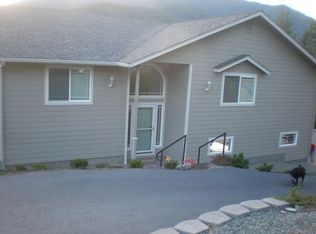 1009 Broadway St, Rogue River, OR 97537