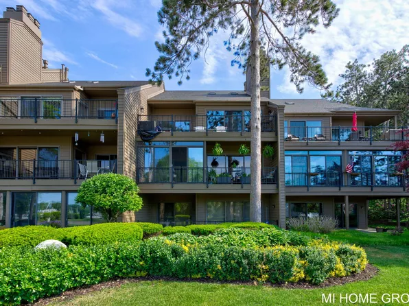 1745 Ottawa Beach Rd Unit 4, Holland, MI 49424