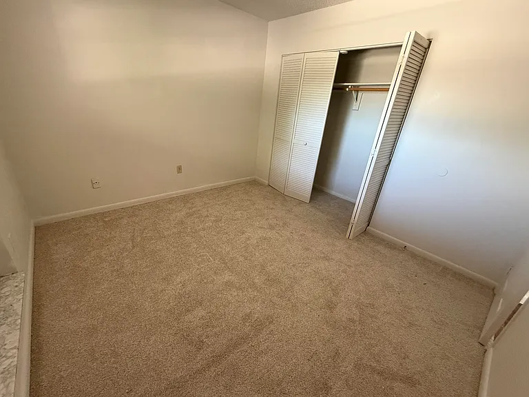 136 Country Club Dr #D — Photo 7