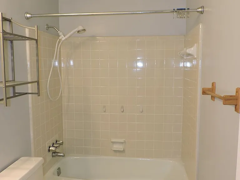 7834 Charter Oaks Dr — Photo 18