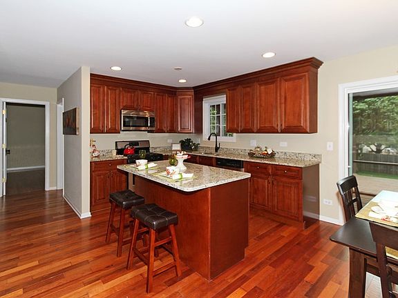 4th image of 1017 Augustana Dr