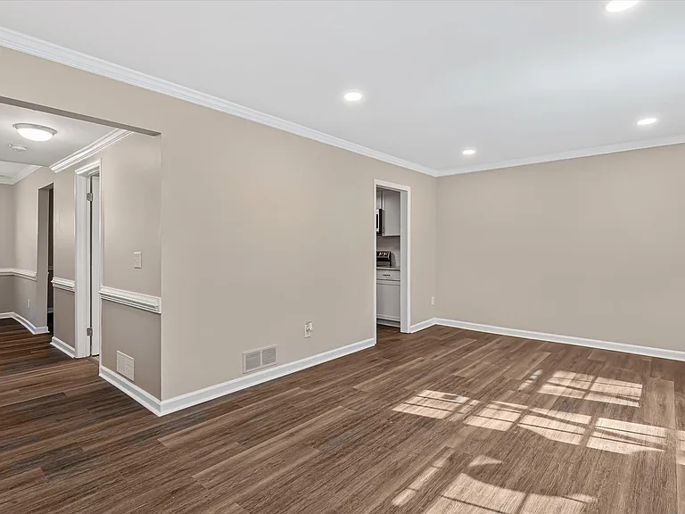 2938 E Saint Marks Rd — Photo 6