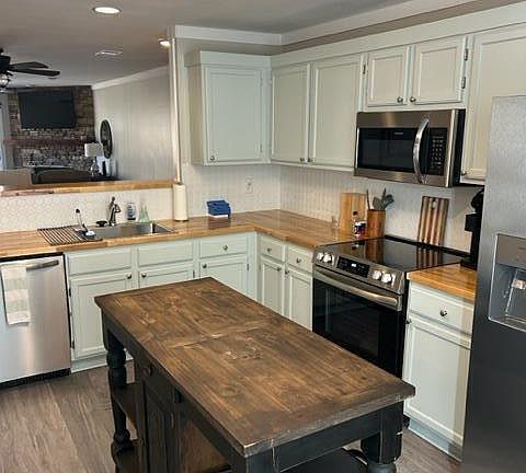 4th image of 741 Lakeview Rdg APT 902