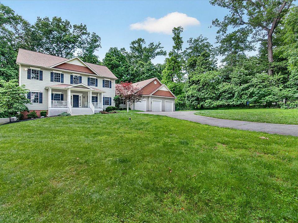 1st image of 2516 Daisy Rd