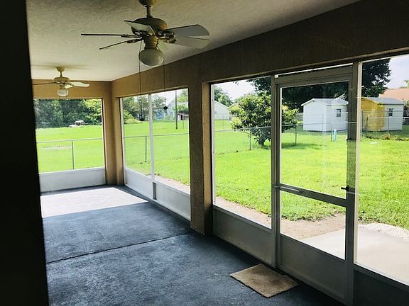 5th image of 935 Highland Dr SW