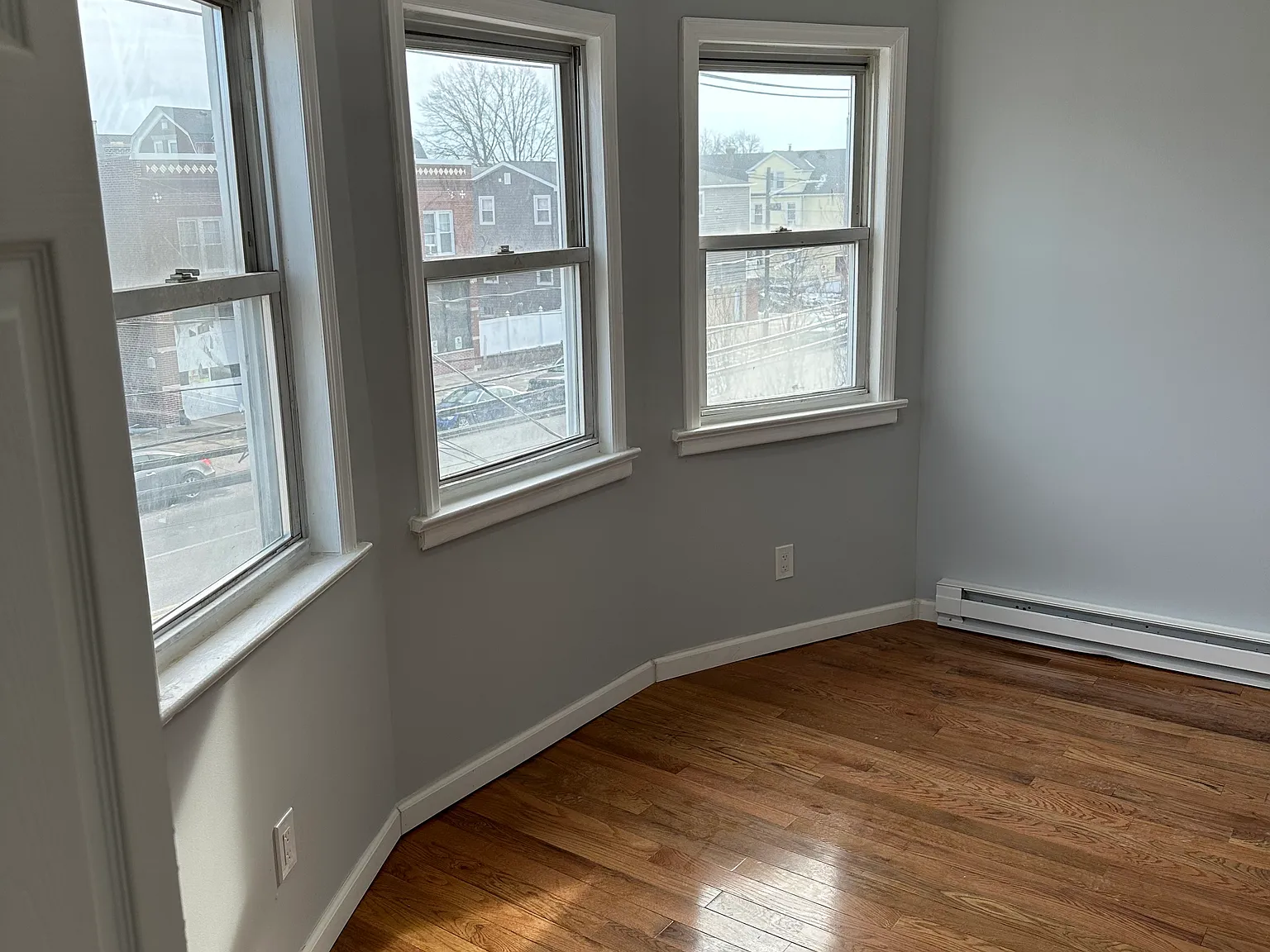 3 bed, $2,050 — Photo 2
