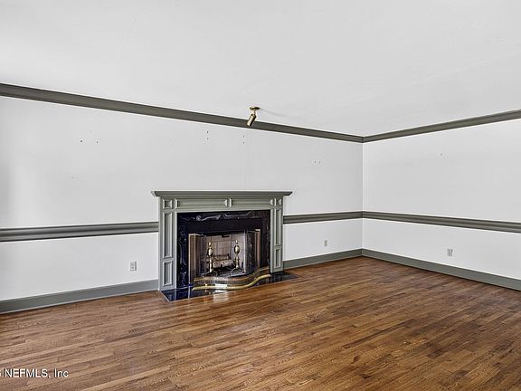 5th image of 1144 HOLLY OAKS Court