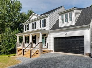 12622 Parker Ln, Chester, VA 23831