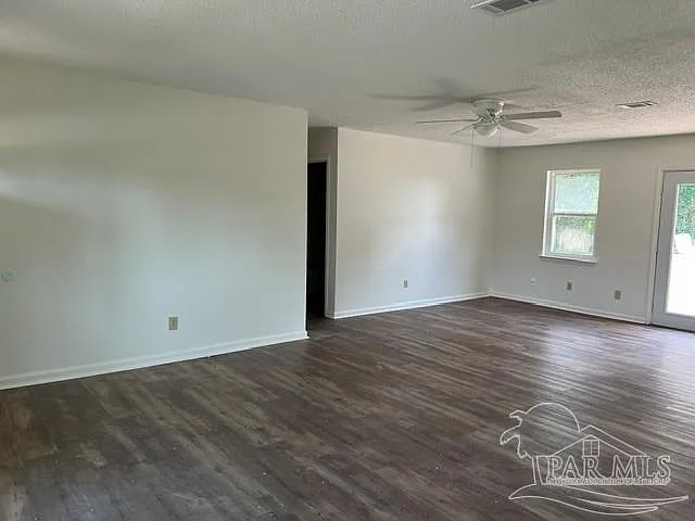 3244 Maplewood Dr — Photo 3
