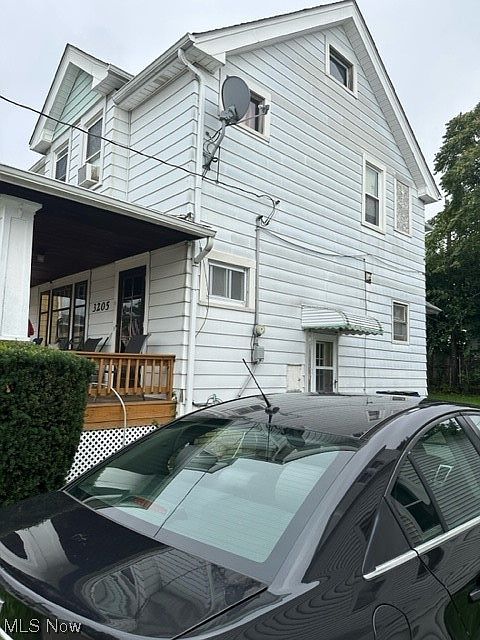 2nd image of 3205 Cypress Ave
