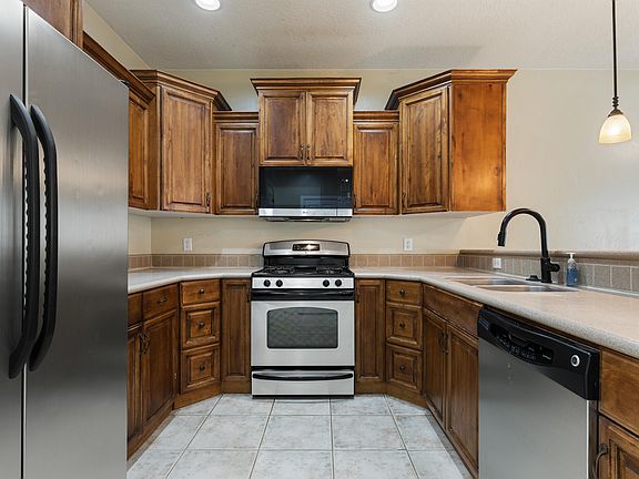 3rd image of 1288 N Cedar Blvd Unit 34