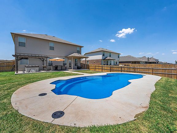 3rd image of 11404 Gulch Dr
