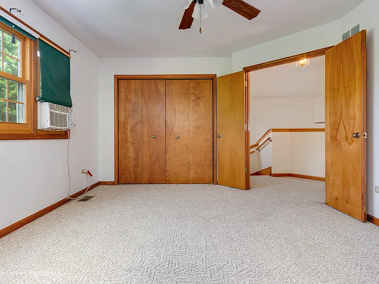 69 N Lambert Rd — Photo 15