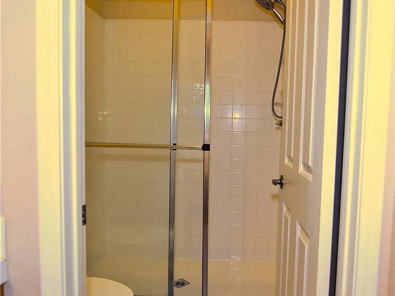 2090 Villa Del Lago Dr #B — Photo 14
