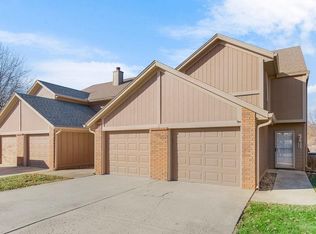 224 SW Pinetree Ln, Lees Summit, MO 64063