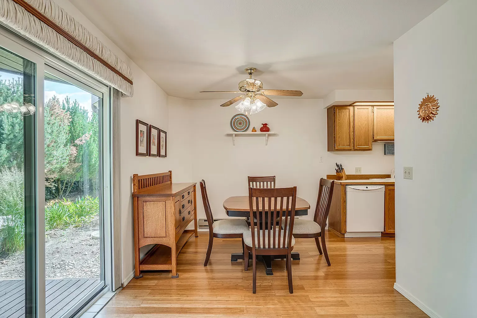 2 bed, 1148 sqft, $1,600 — Photo 3