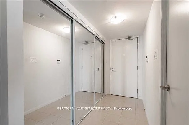 37 Grosvenor St #1007 — Photo 20