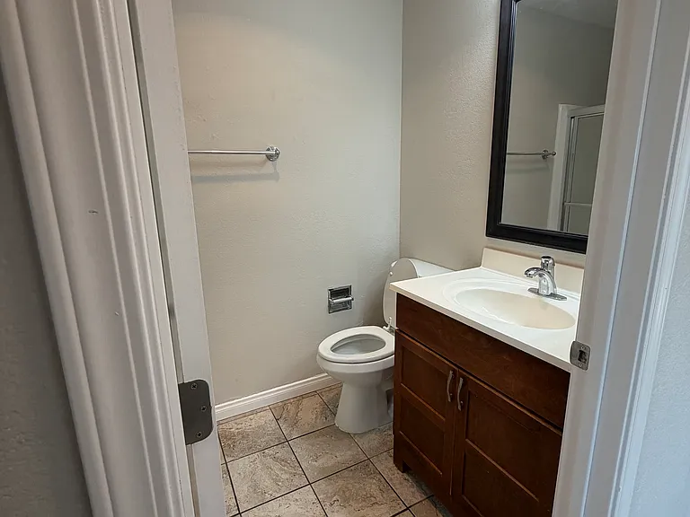 84 Kingswood Dr #5 — Photo 8