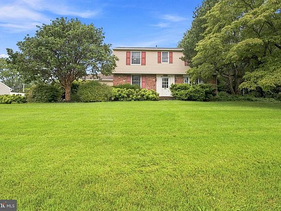 2nd image of 221 Taylors Mill Rd