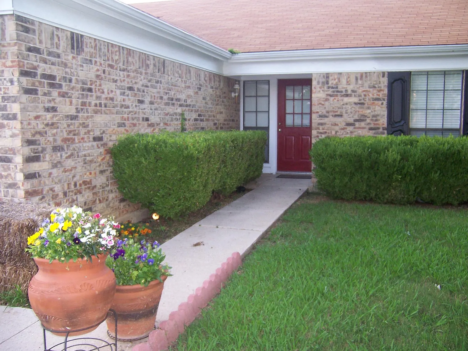 3 bed, 1488 sqft, $2,450 — Photo 1