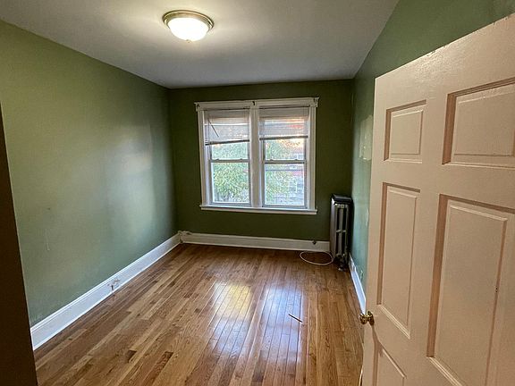3rd image of 3622 Bronx Blvd #2