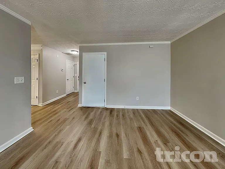 2408 Wood Bend Ln — Photo 3