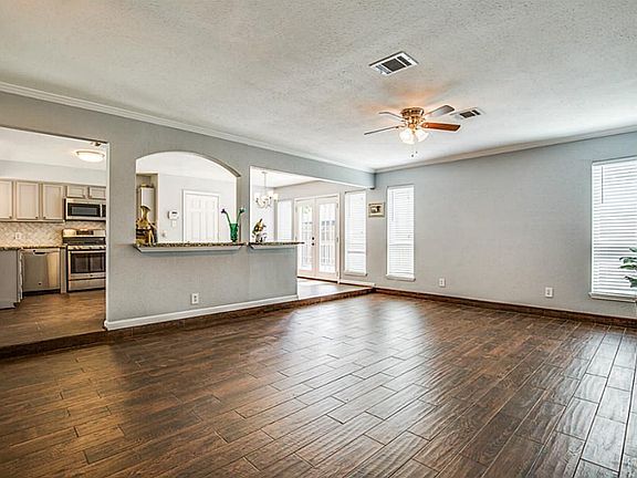 5th image of 10061 Timberwood Dr