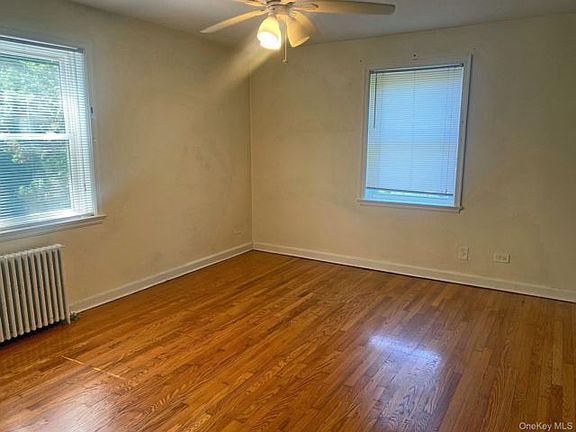 5th image of 49-16 Douglaston Pkwy #2R