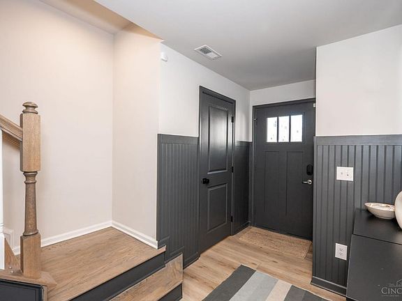 2nd image of 26 Wentworth Ln