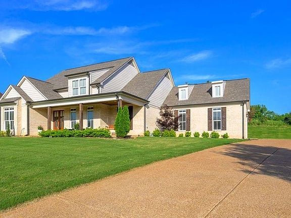 3rd image of 126 Wooten Oaks Cir