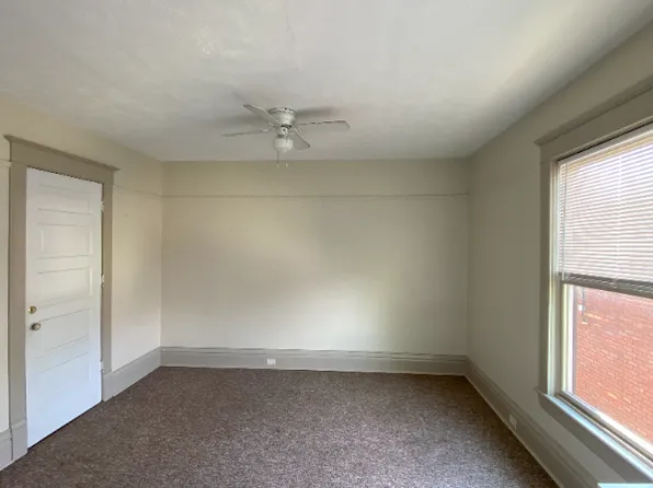 418 Waukazoo Ave APT 4, Petoskey, MI 49770