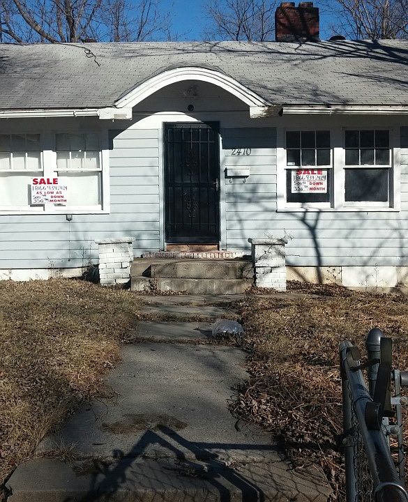 2nd image of 2410 Everett Ave