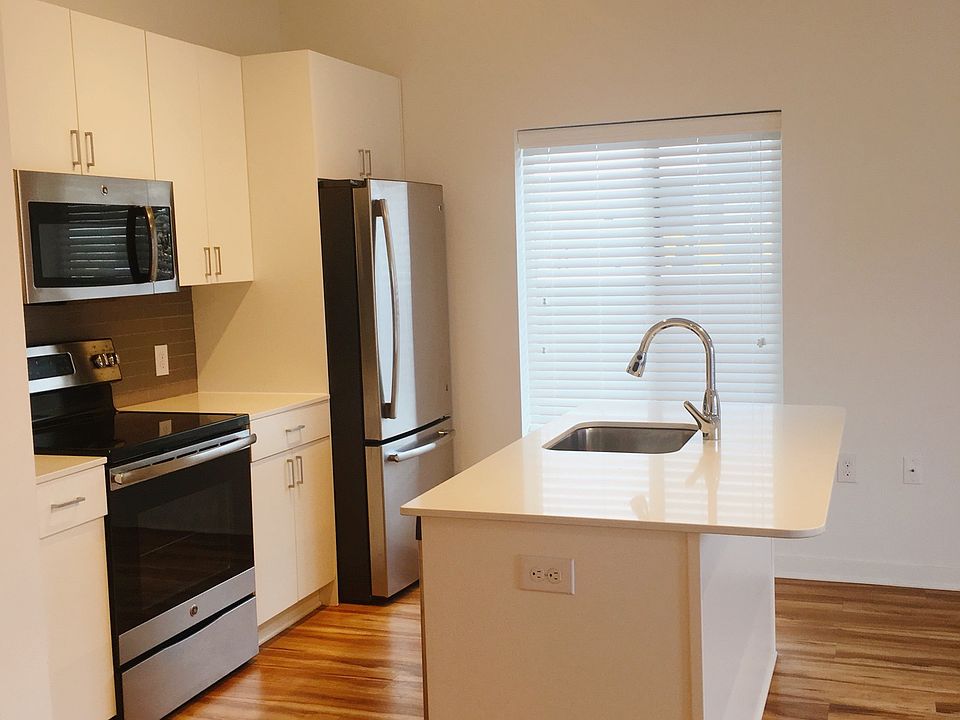 1st image of 144 S 39th St #309