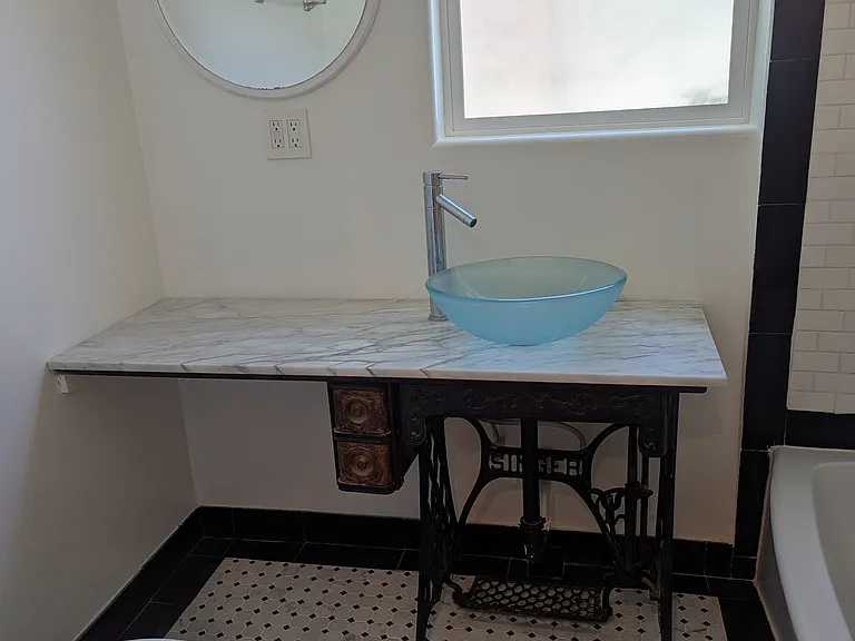1549 Baxter St #4 — Photo 3