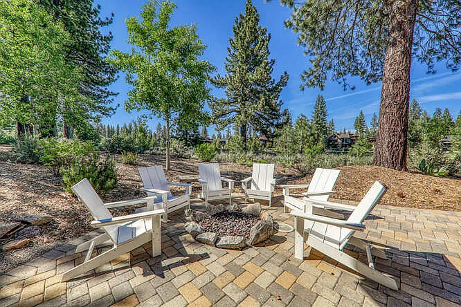 10236 Valmont Trl — Photo 3