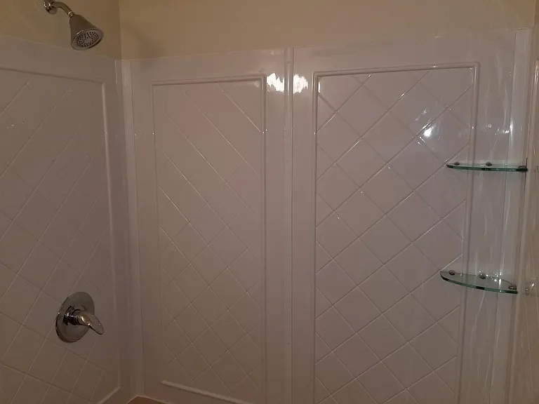 400 W Roy St #202 — Photo 10