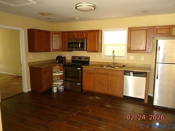 5th image of 3034 Bradley Farm Rd