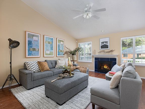 5th image of 2477 NE 55th Ct