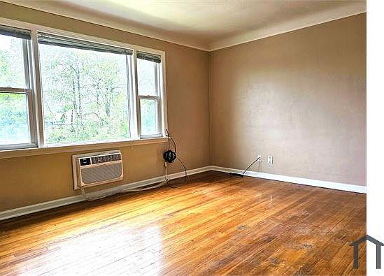 5th image of 4032 Ridge Rd APT 6