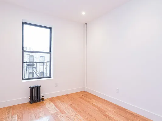 Rented by MNS | media 32