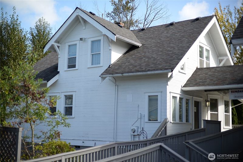 2nd image of 1314 Anderson Road