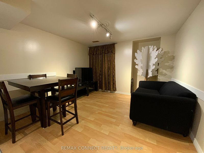 Toronto House for rent - 2 Bedrooms — photo 3