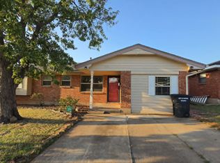 720 SW 1st St, Moore, OK 73160